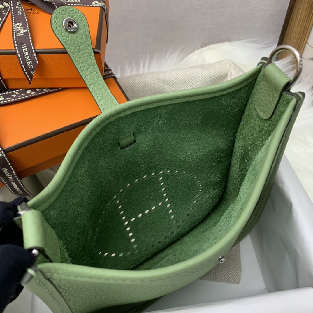 에르메스 미니 에블린16 아보카도그린 은장 끌레망스 가죽